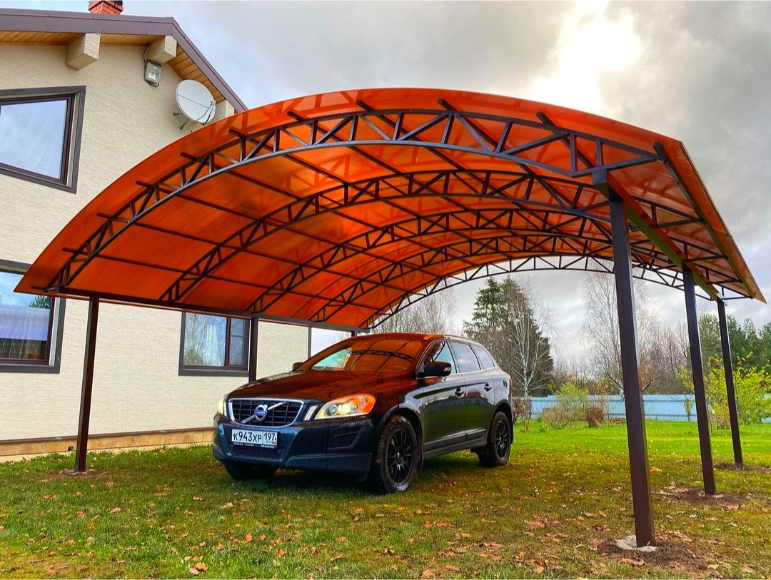 Арочный автонавес с коричневым поликарбонатом