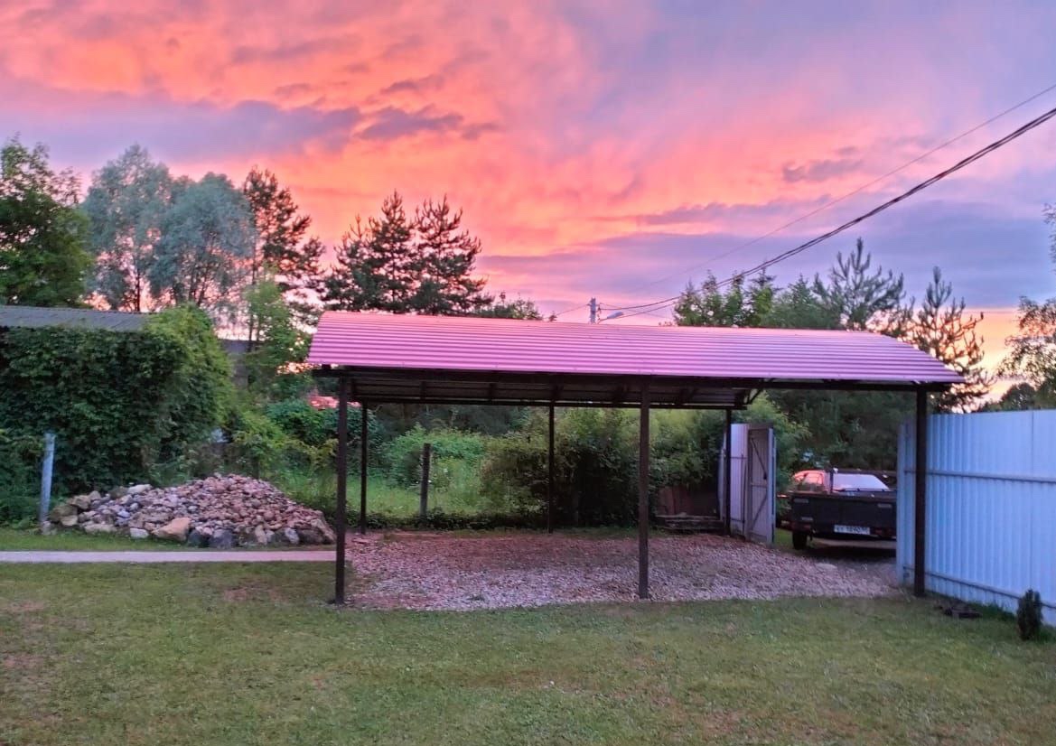 Двускатный автонавес для дачи