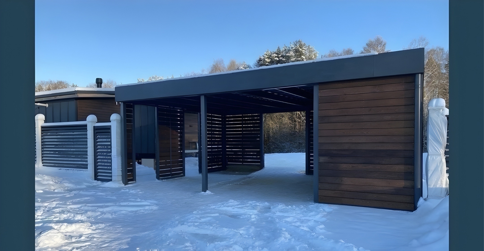 Односкатный автонавес из поликарбоната в стиле хай-тек для автомобиля с закрытыми боковинами Навес для бассейна из поликарбоната